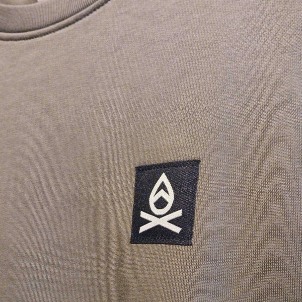ICONIC Sweater | Handgestikt geweven embleem — BINDY